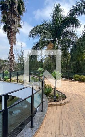 Casa de condomínio à venda com 3500m², 4 quartos e 16 vagasVaranda