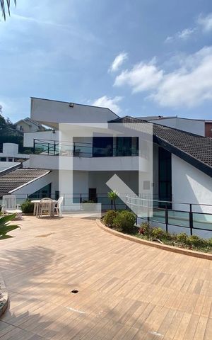 Casa de condomínio à venda com 3500m², 4 quartos e 16 vagasVaranda
