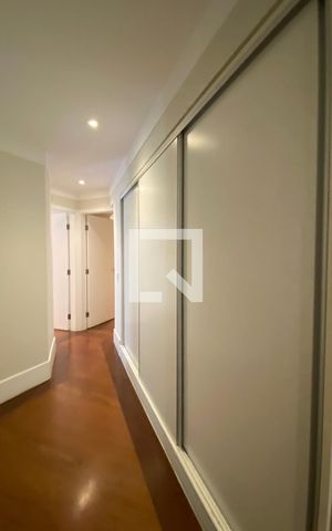 Casa de condomínio à venda com 3500m², 4 quartos e 16 vagasCorredor