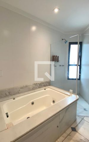 Casa de condomínio à venda com 3500m², 4 quartos e 16 vagasBanheiro da Suíte 2