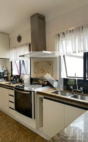 Casa de condomínio à venda com 3500m², 4 quartos e 16 vagasCozinha