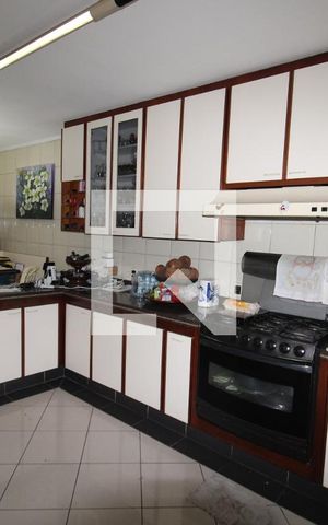Casa à venda com 350m², 4 quartos e 4 vagasCozinha