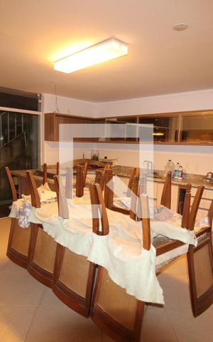 Casa à venda com 350m², 4 quartos e 4 vagasÁrea de Lazer
