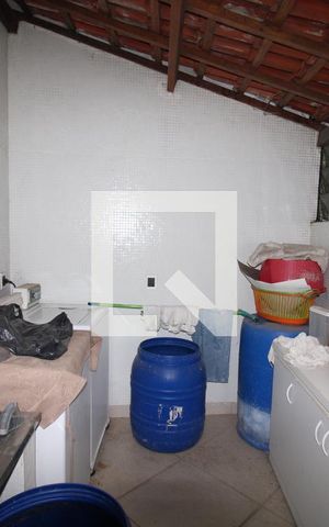 Casa à venda com 350m², 4 quartos e 4 vagasÁrea de Serviço