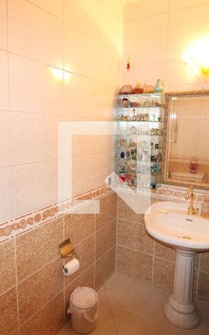Casa à venda com 350m², 4 quartos e 4 vagasLavabo