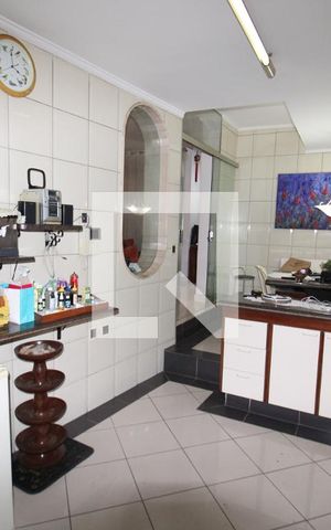Casa à venda com 350m², 4 quartos e 4 vagasCozinha