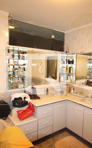Casa à venda com 350m², 4 quartos e 4 vagasQuarto 3 - Banheiro