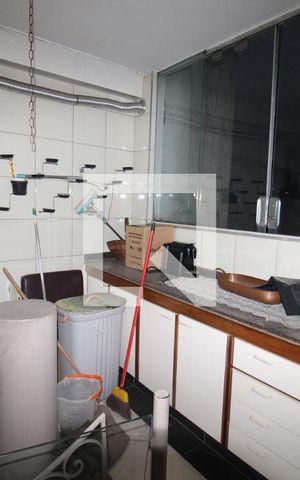 Casa à venda com 350m², 4 quartos e 4 vagasCozinha