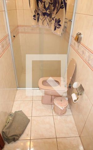Casa à venda com 350m², 4 quartos e 4 vagasBanheiro 1