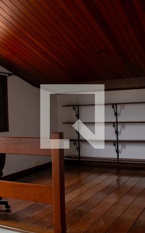 Casa para alugar com 270m², 4 quartos e 5 vagas Casa para alugar com 270m², 4 quartos e 5 vagasQuarto da suíte 1 - vista
