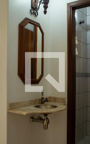 Casa para alugar com 270m², 4 quartos e 5 vagas Casa para alugar com 270m², 4 quartos e 5 vagasLavabo
