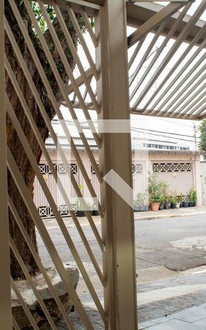 Casa para alugar com 270m², 4 quartos e 5 vagas Casa para alugar com 270m², 4 quartos e 5 vagasPortão