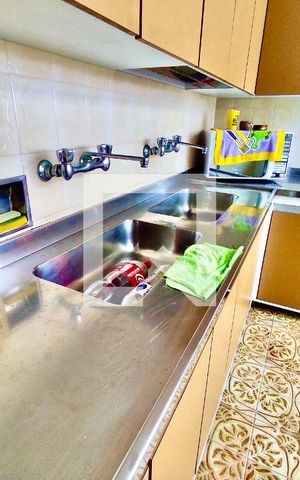 Apartamento à venda com 205m², 4 quartos e 3 vagas Apartamento à venda com 205m², 4 quartos e 3 vagasCopa / Cozinha