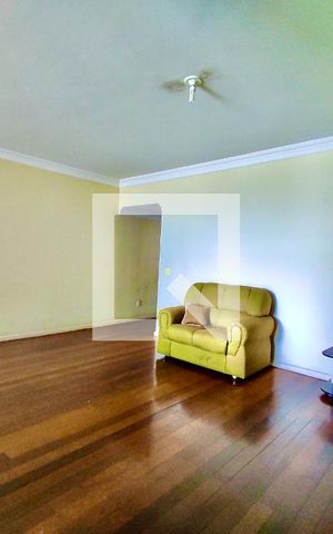 Apartamento à venda com 205m², 4 quartos e 3 vagas Apartamento à venda com 205m², 4 quartos e 3 vagasSala