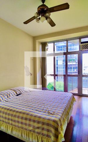 Apartamento à venda com 205m², 4 quartos e 3 vagas Apartamento à venda com 205m², 4 quartos e 3 vagasSuíte