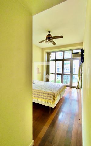 Apartamento à venda com 205m², 4 quartos e 3 vagas Apartamento à venda com 205m², 4 quartos e 3 vagasSuíte