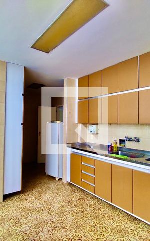 Apartamento à venda com 205m², 4 quartos e 3 vagas Apartamento à venda com 205m², 4 quartos e 3 vagasCopa / Cozinha