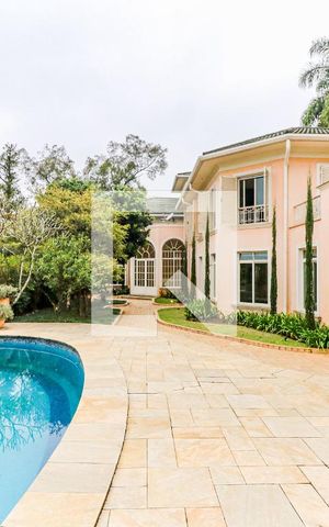 Casa para alugar com 880m², 5 quartos e 8 vagas Casa para alugar com 880m², 5 quartos e 8 vagasÁrea Externa