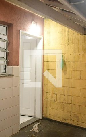 Casa de condomínio para alugar com 67m², 2 quartos e 2 vagasQuintal