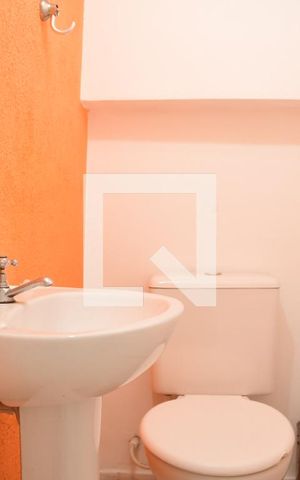 Casa de condomínio para alugar com 67m², 2 quartos e 2 vagasLavabo