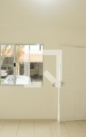 Casa de condomínio para alugar com 67m², 2 quartos e 2 vagasSala