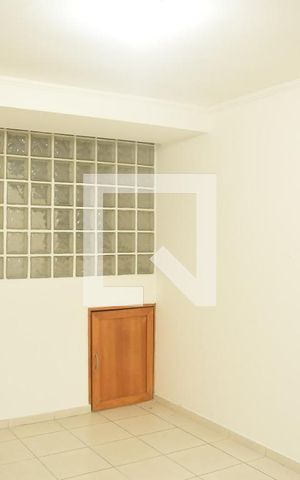 Casa de condomínio para alugar com 67m², 2 quartos e 2 vagasSala