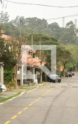 Casa de condomínio para alugar com 67m², 2 quartos e 2 vagasVista da Rua