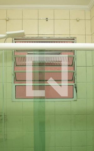 Casa de condomínio para alugar com 67m², 2 quartos e 2 vagasBanheiro