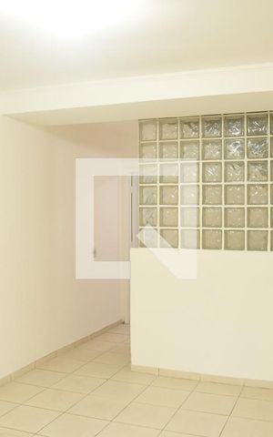 Casa de condomínio para alugar com 67m², 2 quartos e 2 vagasSala