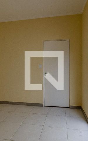 Casa para alugar com 79m², 2 quartos e sem vaga Casa para alugar com 79m², 2 quartos e sem vagaSala