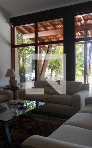 Casa à venda com 592m², 6 quartos e 7 vagas