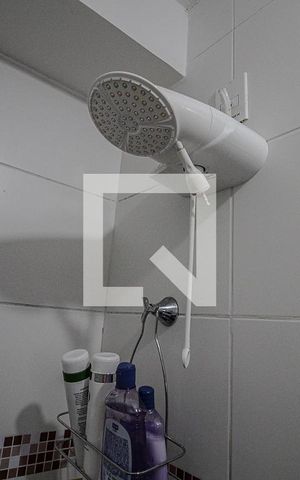 Apartamento à venda com 34m², 2 quartos e 1 vaga Apartamento à venda com 34m², 2 quartos e 1 vagaBanheiro