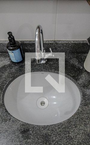 Apartamento à venda com 34m², 2 quartos e 1 vaga Apartamento à venda com 34m², 2 quartos e 1 vagaBanheiro