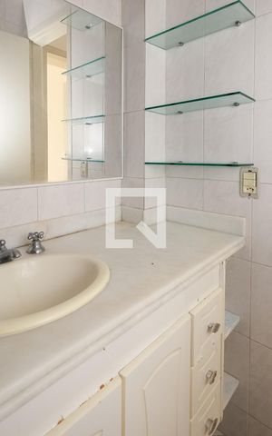 Apartamento à venda com 68m², 2 quartos e sem vagaBanheiro Corredor