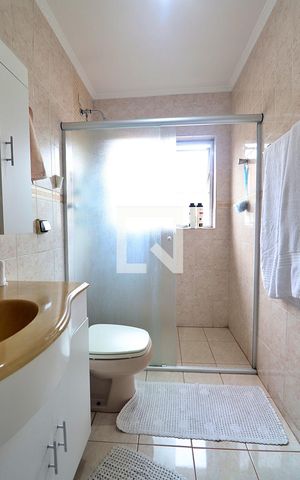 Casa à venda com 166m², 4 quartos e 2 vagasBanheiro Social