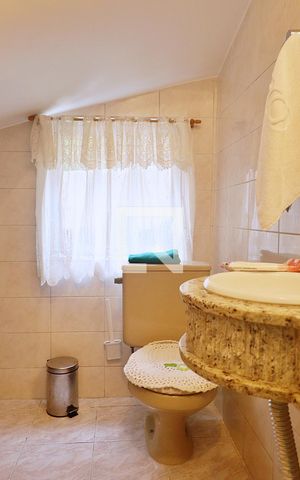 Casa à venda com 166m², 4 quartos e 2 vagasLavabo