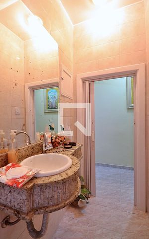 Casa à venda com 166m², 4 quartos e 2 vagasLavabo