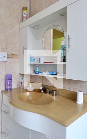 Casa à venda com 166m², 4 quartos e 2 vagasBanheiro Social