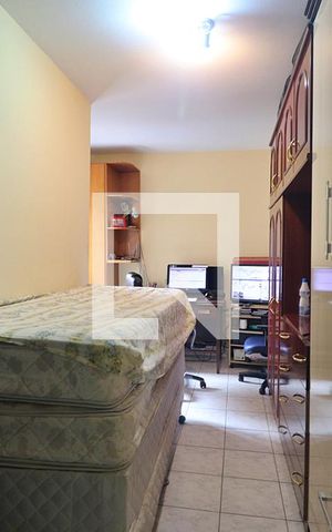 Casa à venda com 166m², 4 quartos e 2 vagasQuarto 4