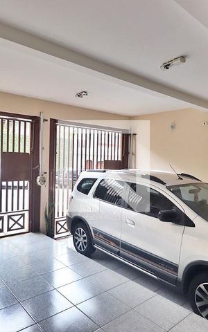 Casa à venda com 166m², 4 quartos e 2 vagasGaragem