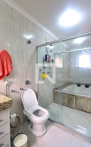 Casa à venda com 166m², 4 quartos e 2 vagasBanheiro do Quarto 1 - Suíte