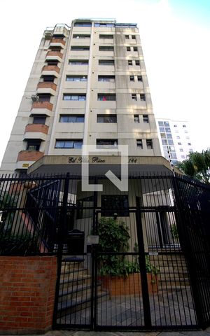 Apartamento à venda com 150m², 3 quartos e 2 vagas Apartamento à venda com 150m², 3 quartos e 2 vagasFachada e portaria
