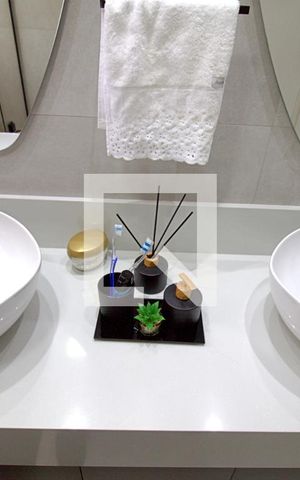 Apartamento à venda com 150m², 3 quartos e 2 vagas Apartamento à venda com 150m², 3 quartos e 2 vagasBanheiro da Suíte 2