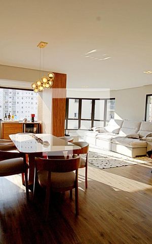 Apartamento à venda com 150m², 3 quartos e 2 vagas Apartamento à venda com 150m², 3 quartos e 2 vagasSala