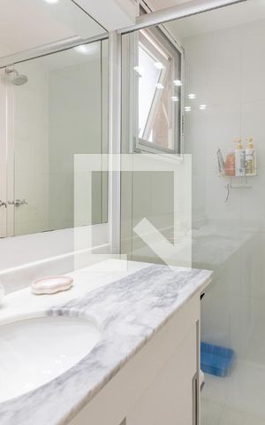 Apartamento à venda com 75m², 3 quartos e 1 vaga Apartamento à venda com 75m², 3 quartos e 1 vagaBanheiro Social