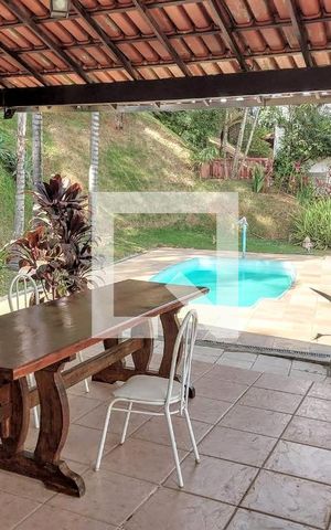 Casa de condomínio à venda com 385m², 5 quartos e 6 vagas Casa de condomínio à venda com 385m², 5 quartos e 6 vagasÁrea comum