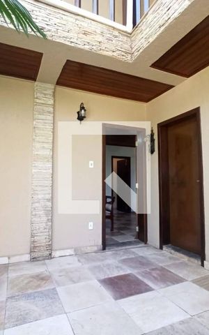 Casa de condomínio à venda com 385m², 5 quartos e 6 vagas Casa de condomínio à venda com 385m², 5 quartos e 6 vagasHall de Entrada