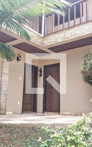 Casa de condomínio à venda com 385m², 5 quartos e 6 vagas Casa de condomínio à venda com 385m², 5 quartos e 6 vagasÁrea comum