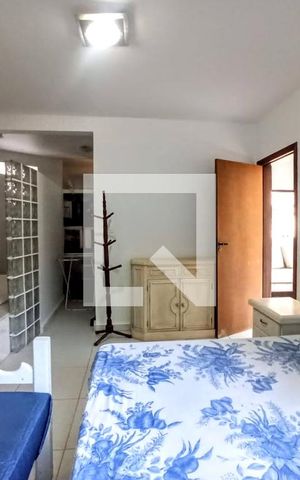 Casa de condomínio à venda com 385m², 5 quartos e 6 vagas Casa de condomínio à venda com 385m², 5 quartos e 6 vagasQuarto 1