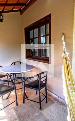 Casa de condomínio à venda com 385m², 5 quartos e 6 vagas Casa de condomínio à venda com 385m², 5 quartos e 6 vagasvaranda